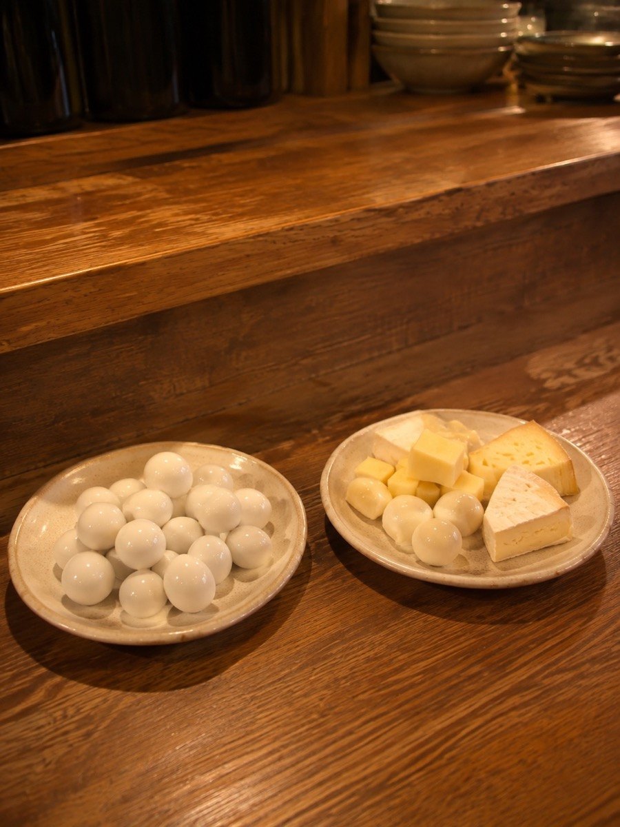うずら卵とチーズの小皿